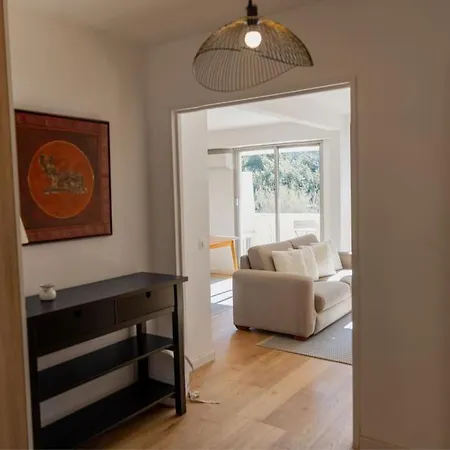 דירה T2 Avec Terrasse. Piscine/parking *